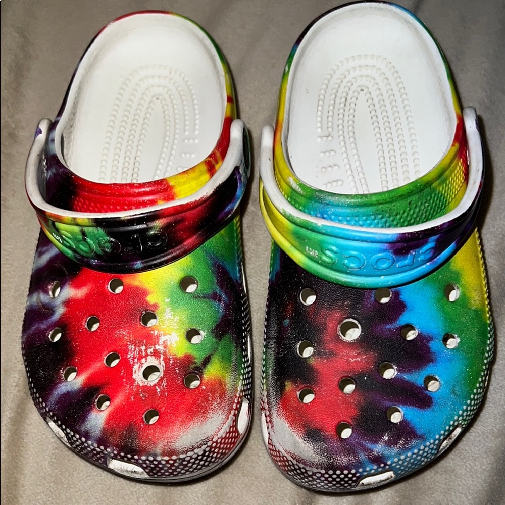 CROCS Red and Yellow Sandals Vibrant Design - Picture 4 of 6